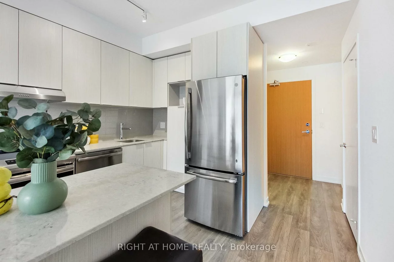 2520, Eglinton, Central Erin Mills, Mississauga