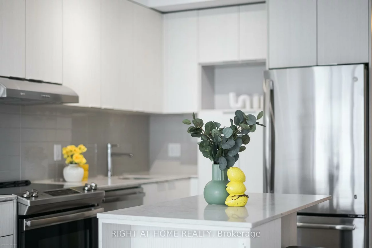 2520, Eglinton, Central Erin Mills, Mississauga