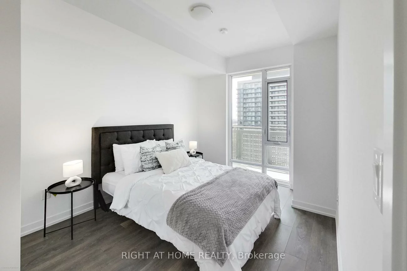 2520, Eglinton, Central Erin Mills, Mississauga