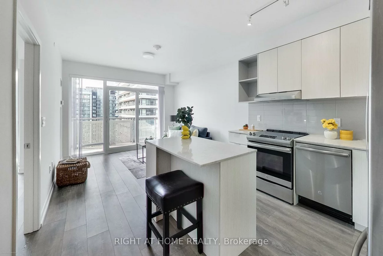 2520, Eglinton, Central Erin Mills, Mississauga