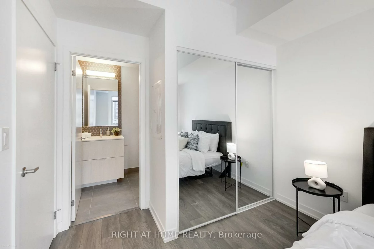 2520, Eglinton, Central Erin Mills, Mississauga