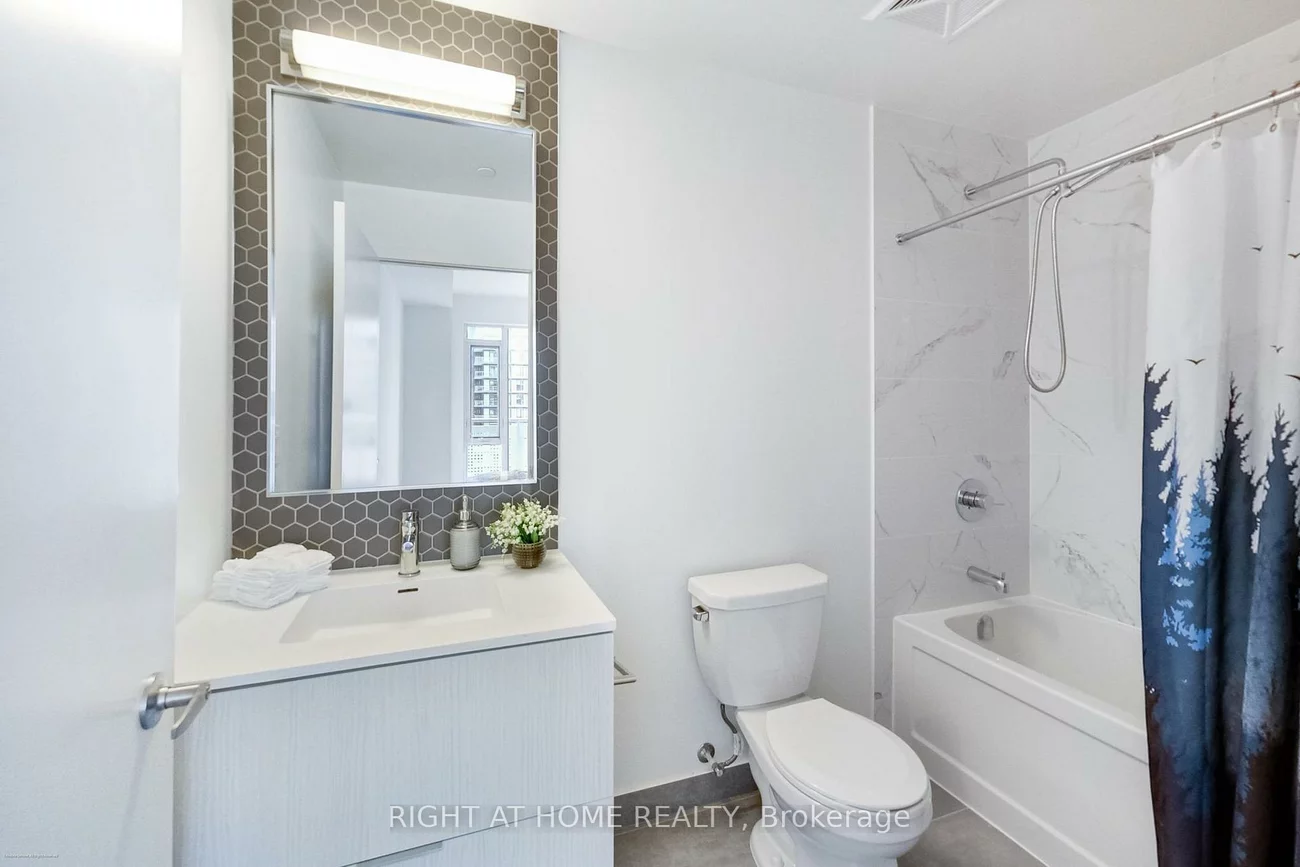 2520, Eglinton, Central Erin Mills, Mississauga