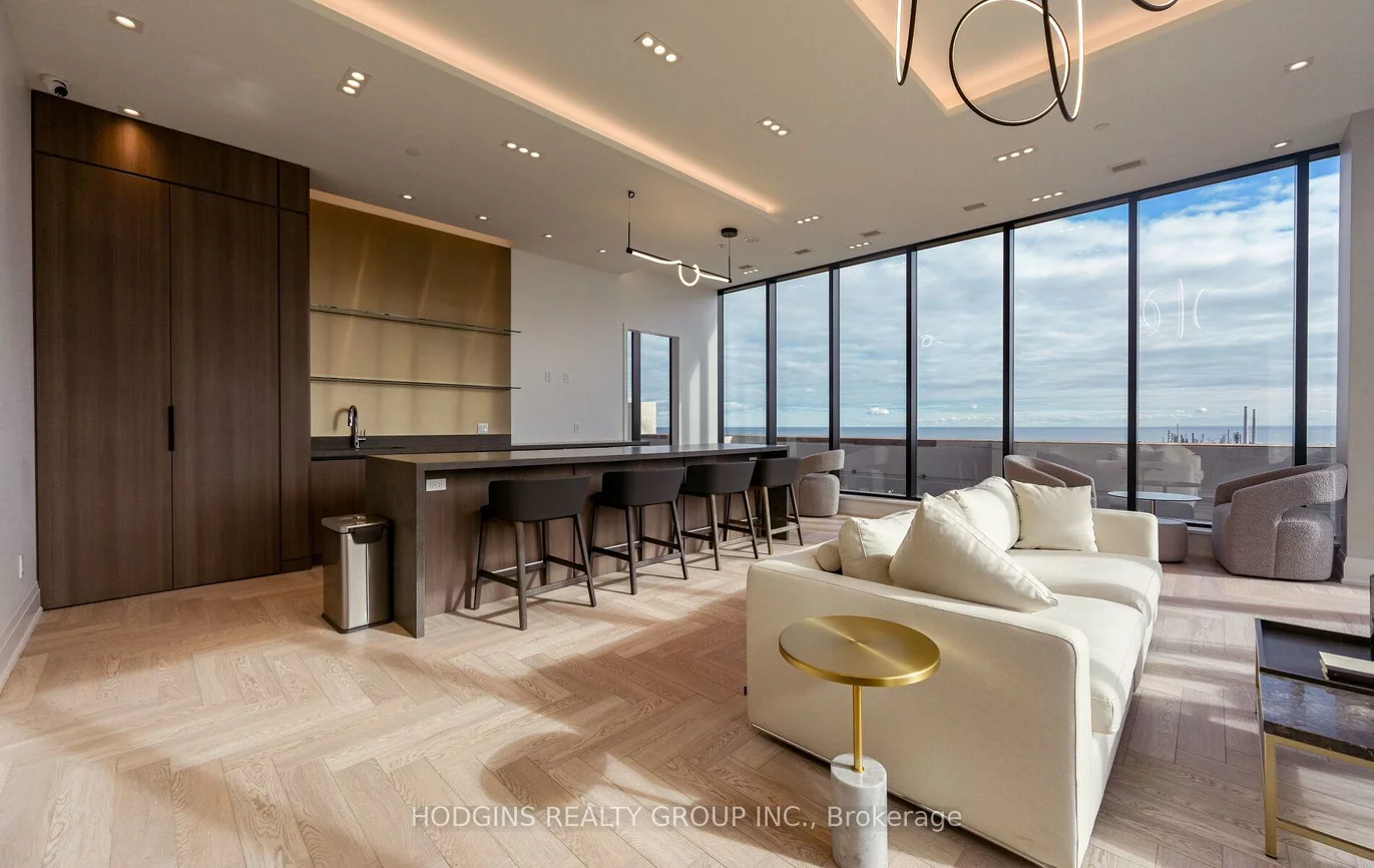 1035, Southdown, Clarkson, Mississauga