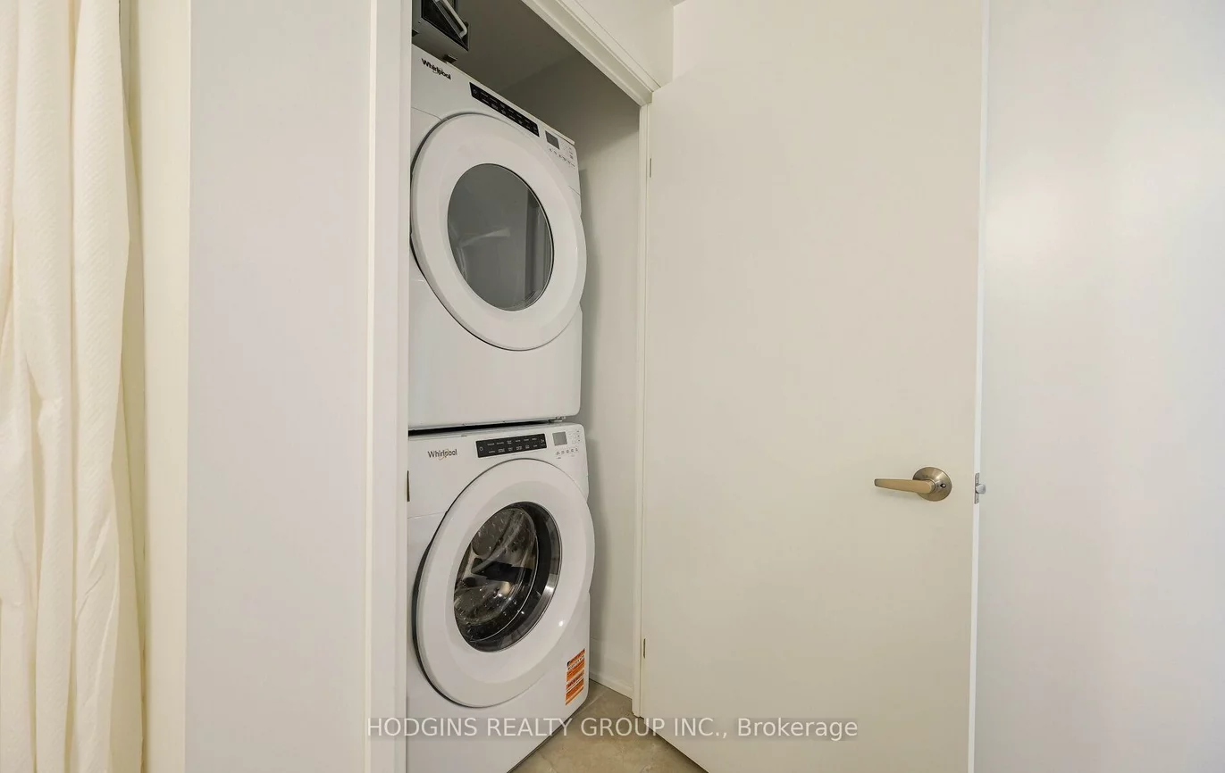 1035, Southdown, Clarkson, Mississauga