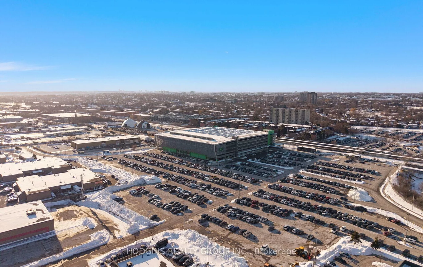 1035, Southdown, Clarkson, Mississauga