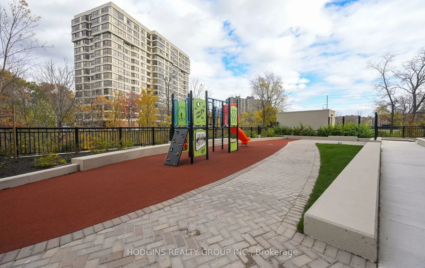 1035, Southdown, Clarkson, Mississauga