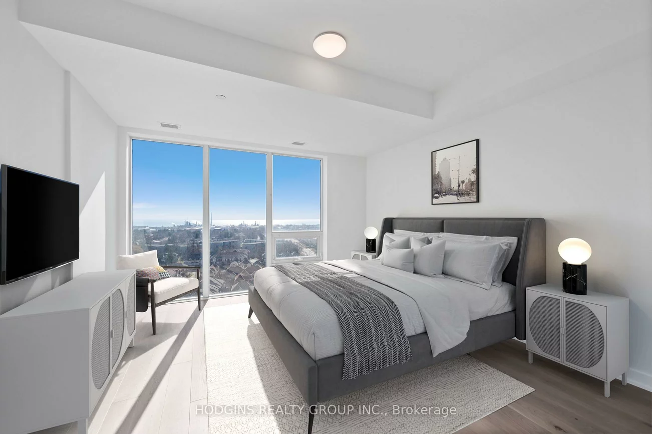 1035, Southdown, Clarkson, Mississauga