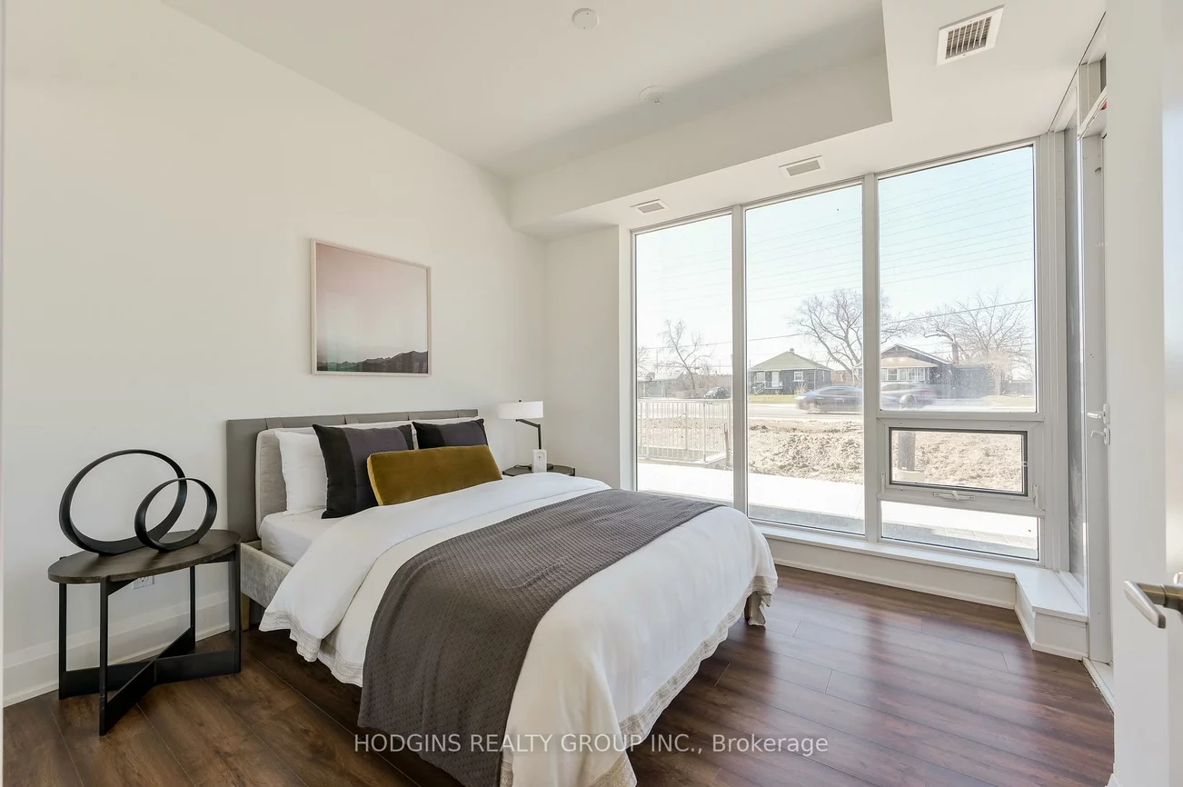 1035, Southdown, Clarkson, Mississauga