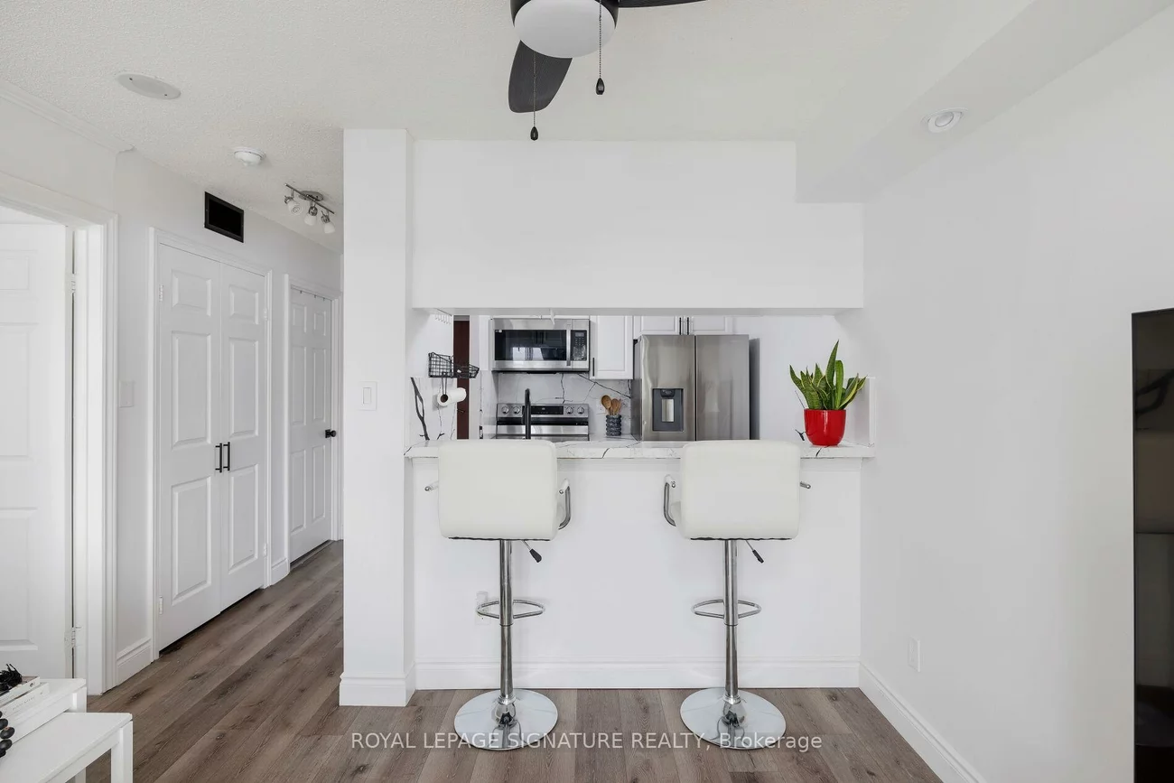 880, Dundas, Erindale, Mississauga