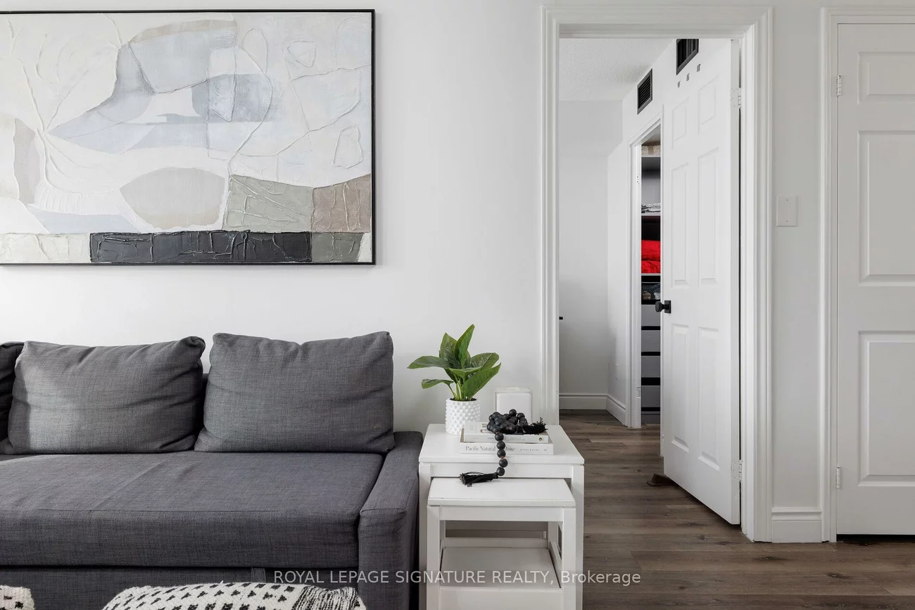 880, Dundas, Erindale, Mississauga