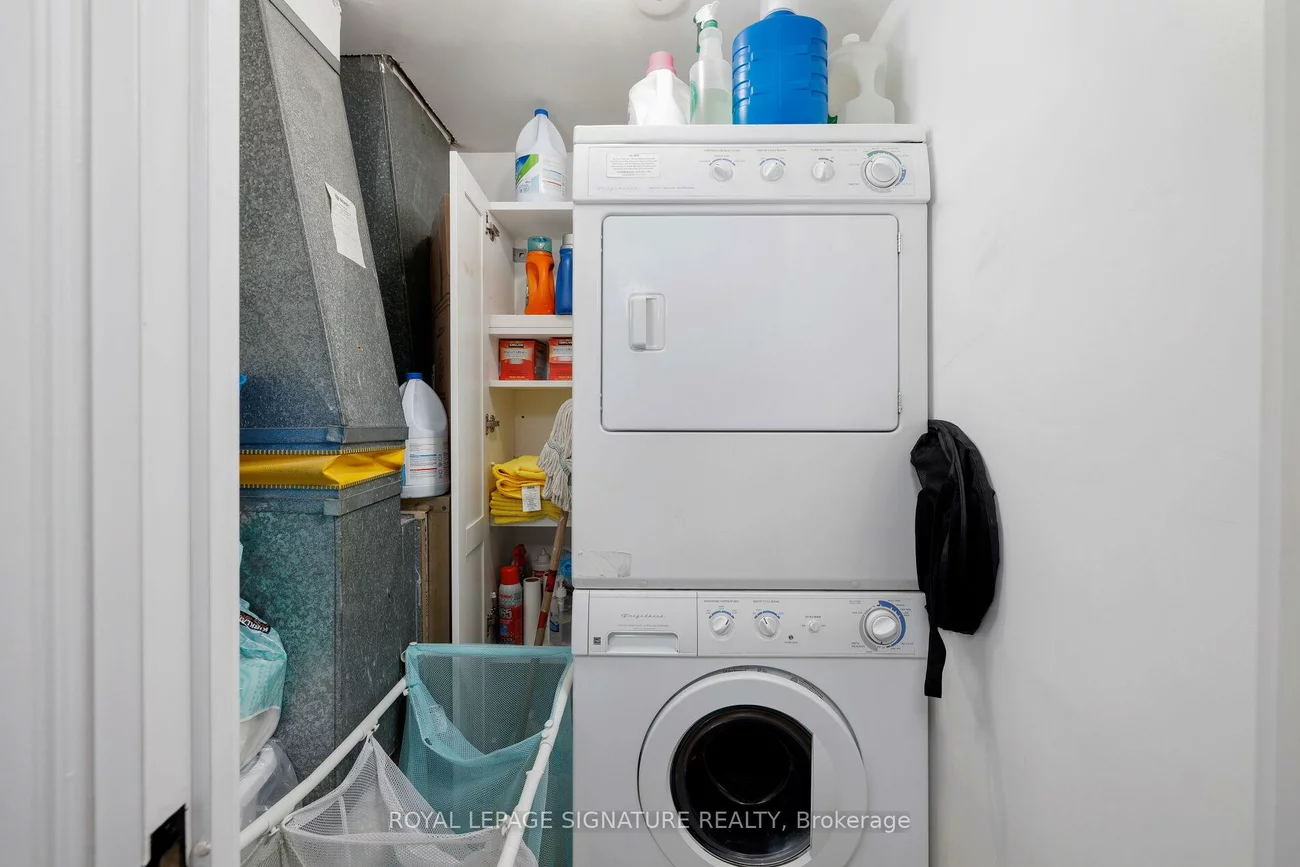 880, Dundas, Erindale, Mississauga