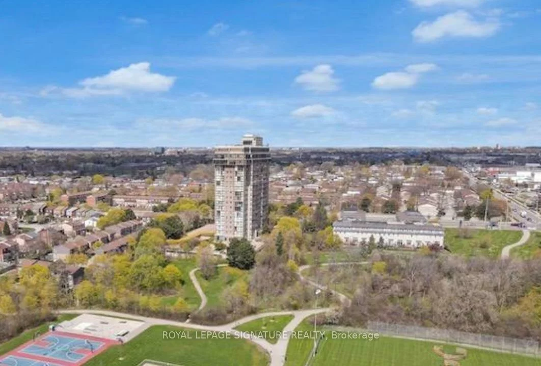 880, Dundas, Erindale, Mississauga