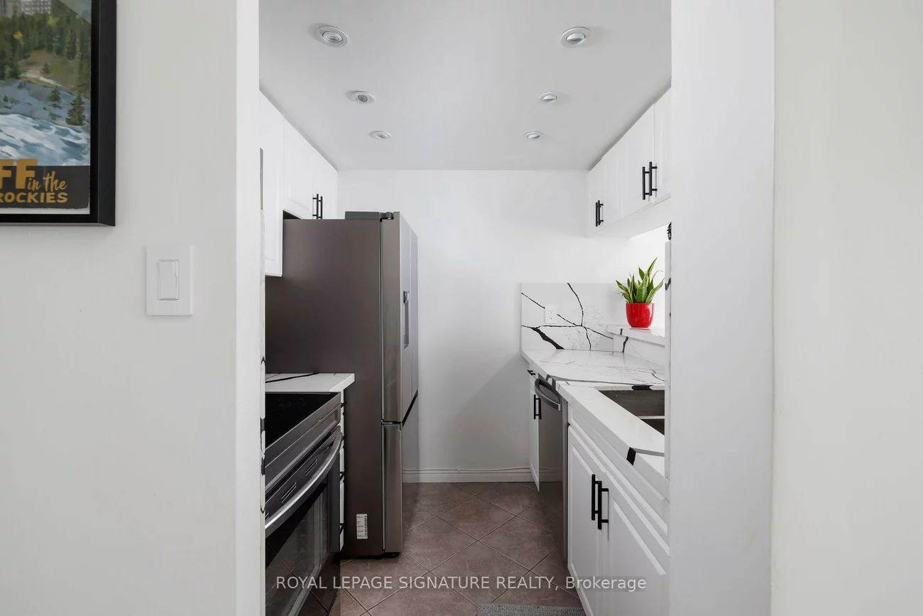 880, Dundas, Erindale, Mississauga