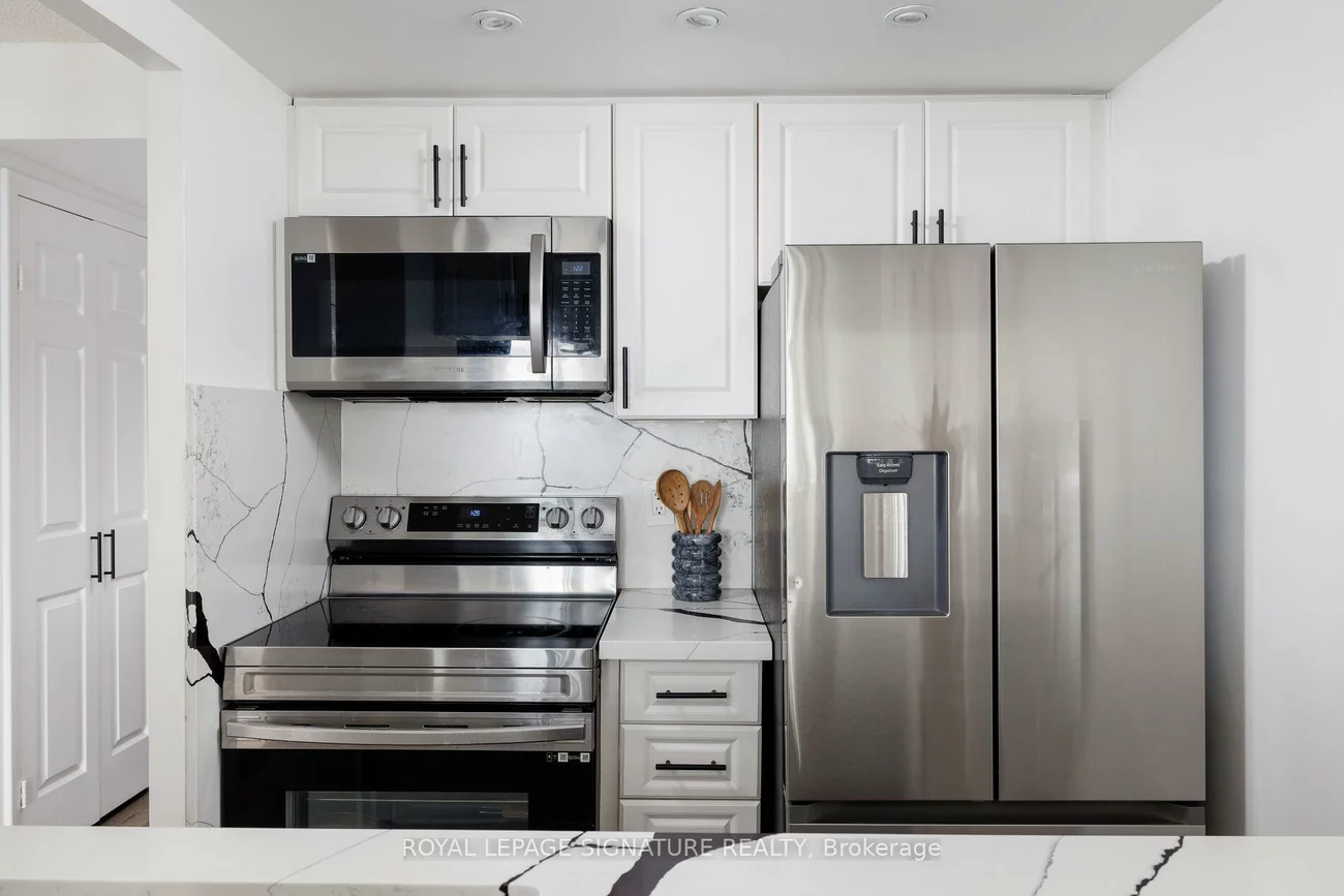 880, Dundas, Erindale, Mississauga