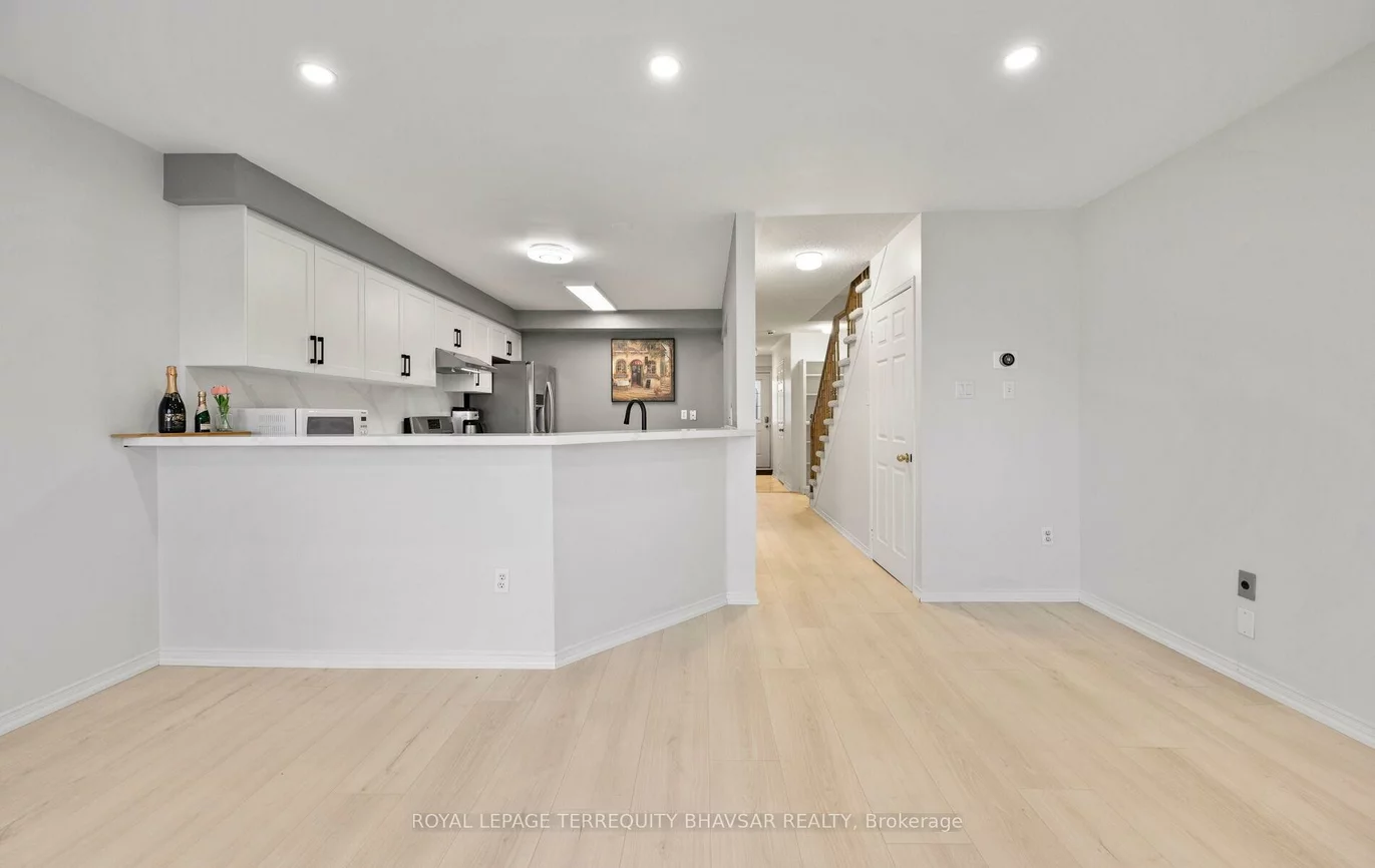 6830, Meadowvale Town Centre, Meadowvale, Mississauga