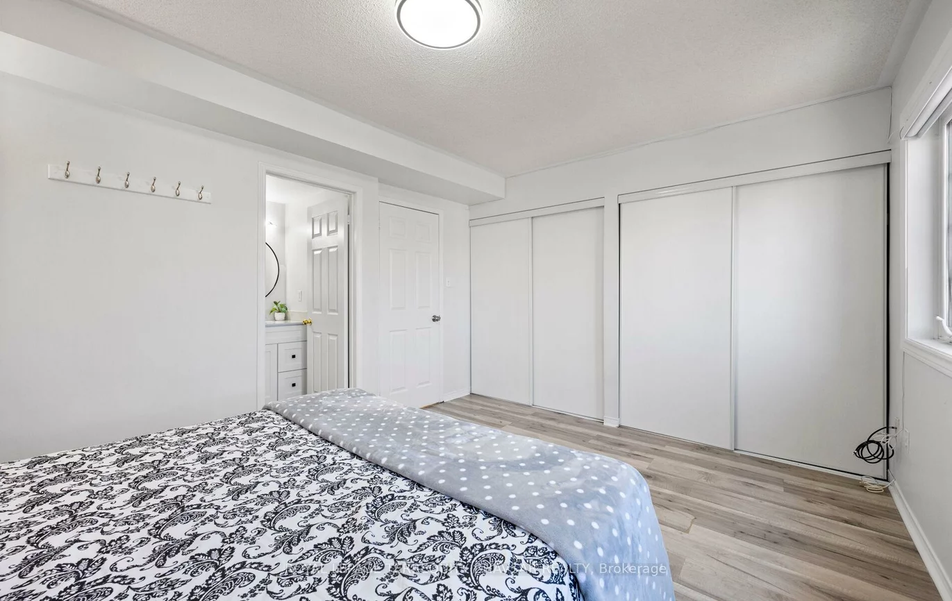 6830, Meadowvale Town Centre, Meadowvale, Mississauga