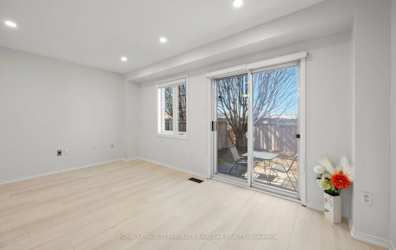 6830, Meadowvale Town Centre, Meadowvale, Mississauga