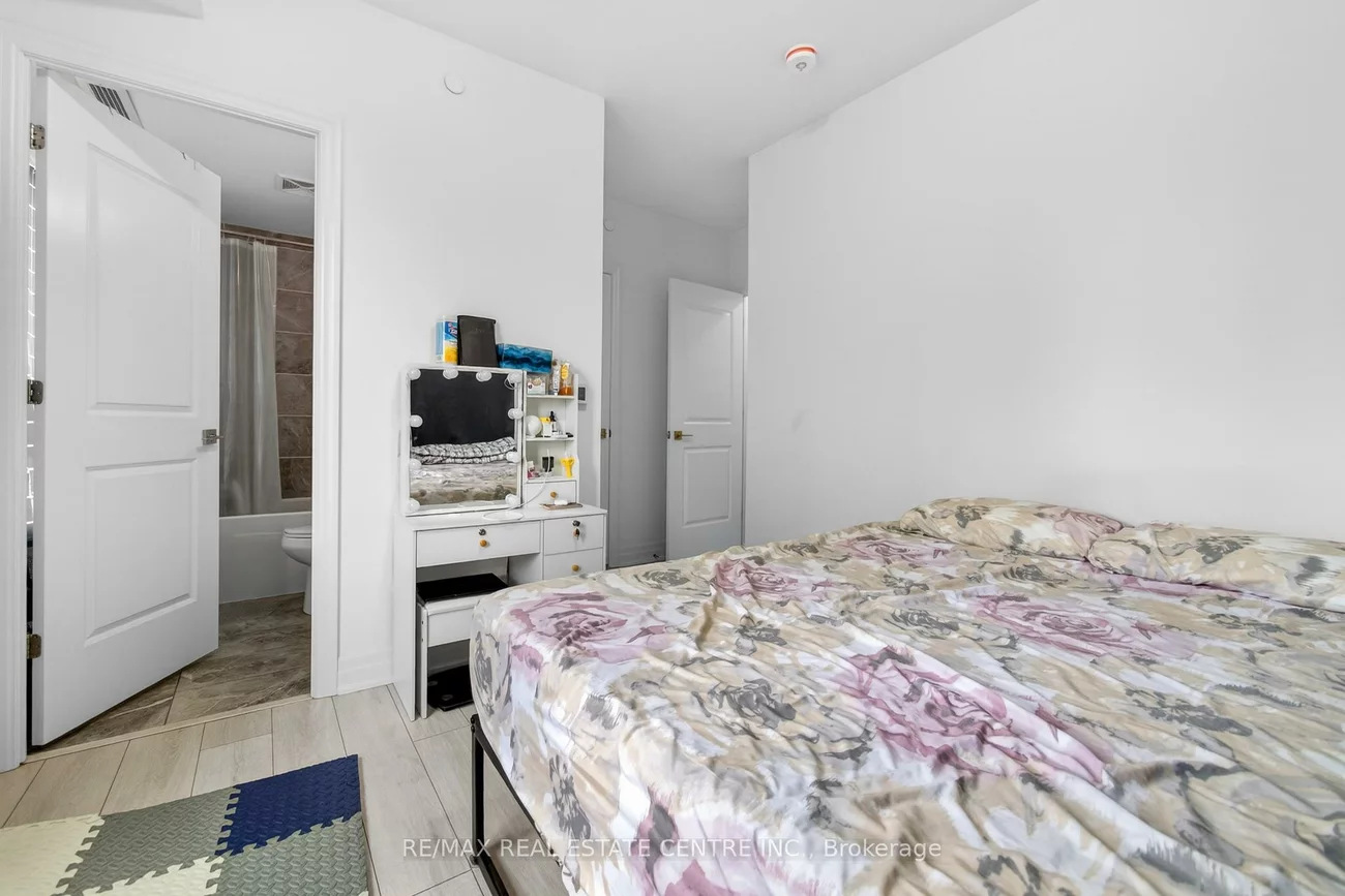 30, Elm, Fairview, Mississauga