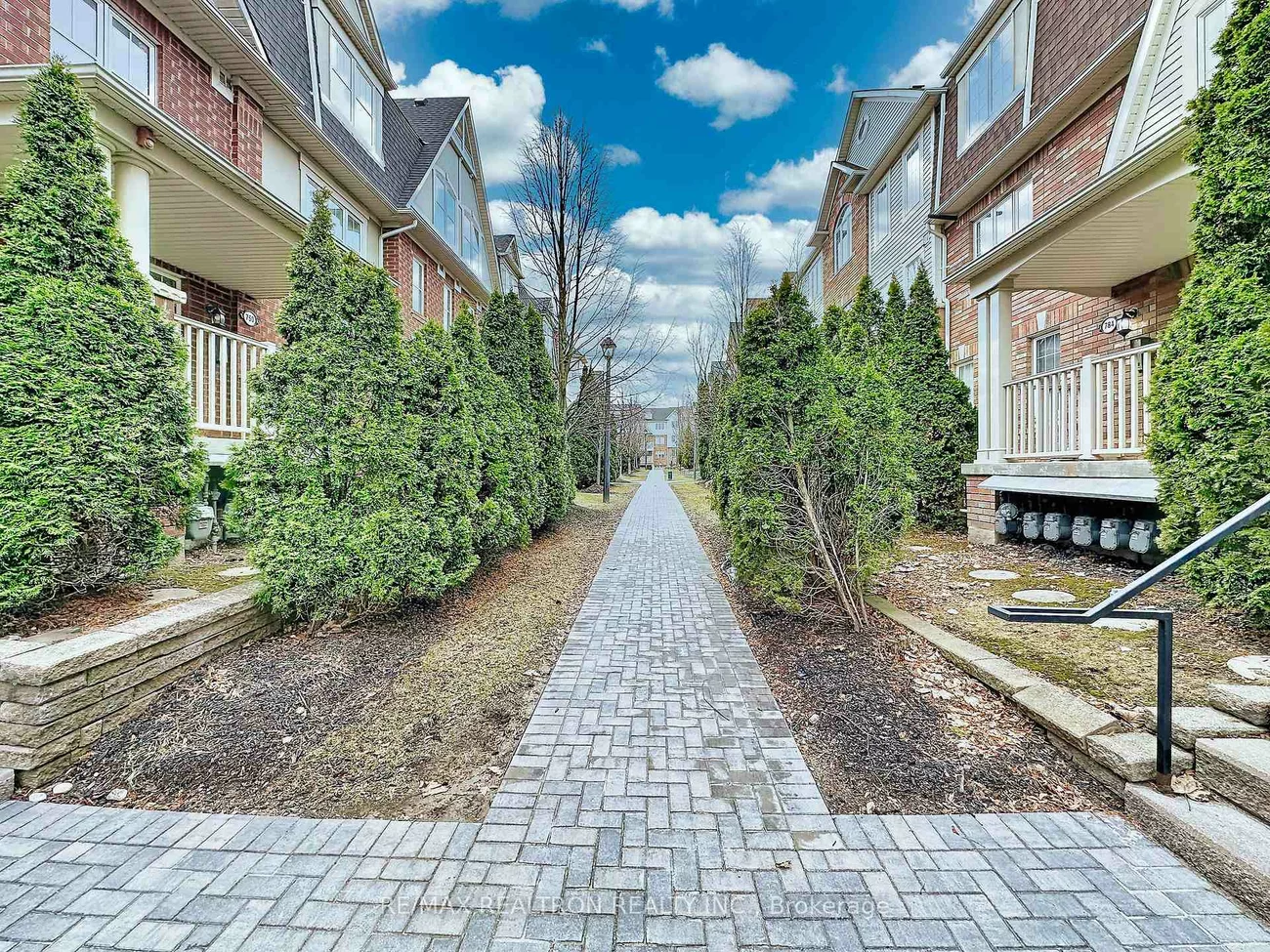 750, Neighbourhood, Cooksville, Mississauga