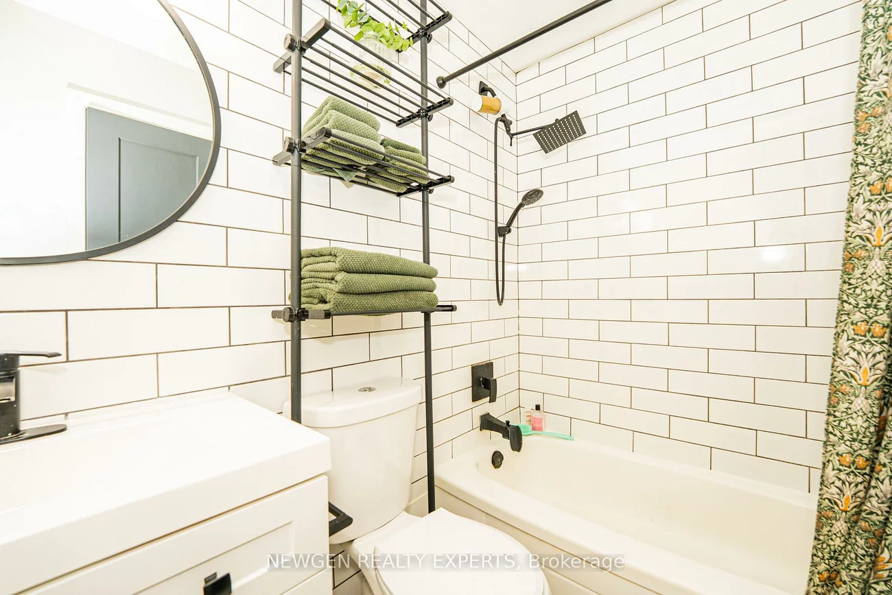 2001, Bonnymede, Clarkson, Mississauga