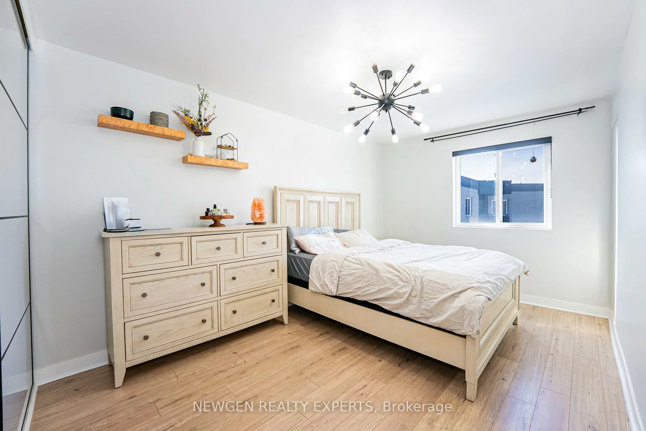 2001, Bonnymede, Clarkson, Mississauga