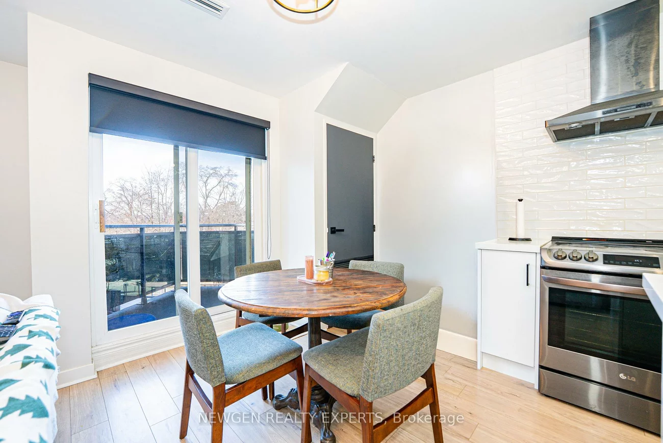 2001, Bonnymede, Clarkson, Mississauga