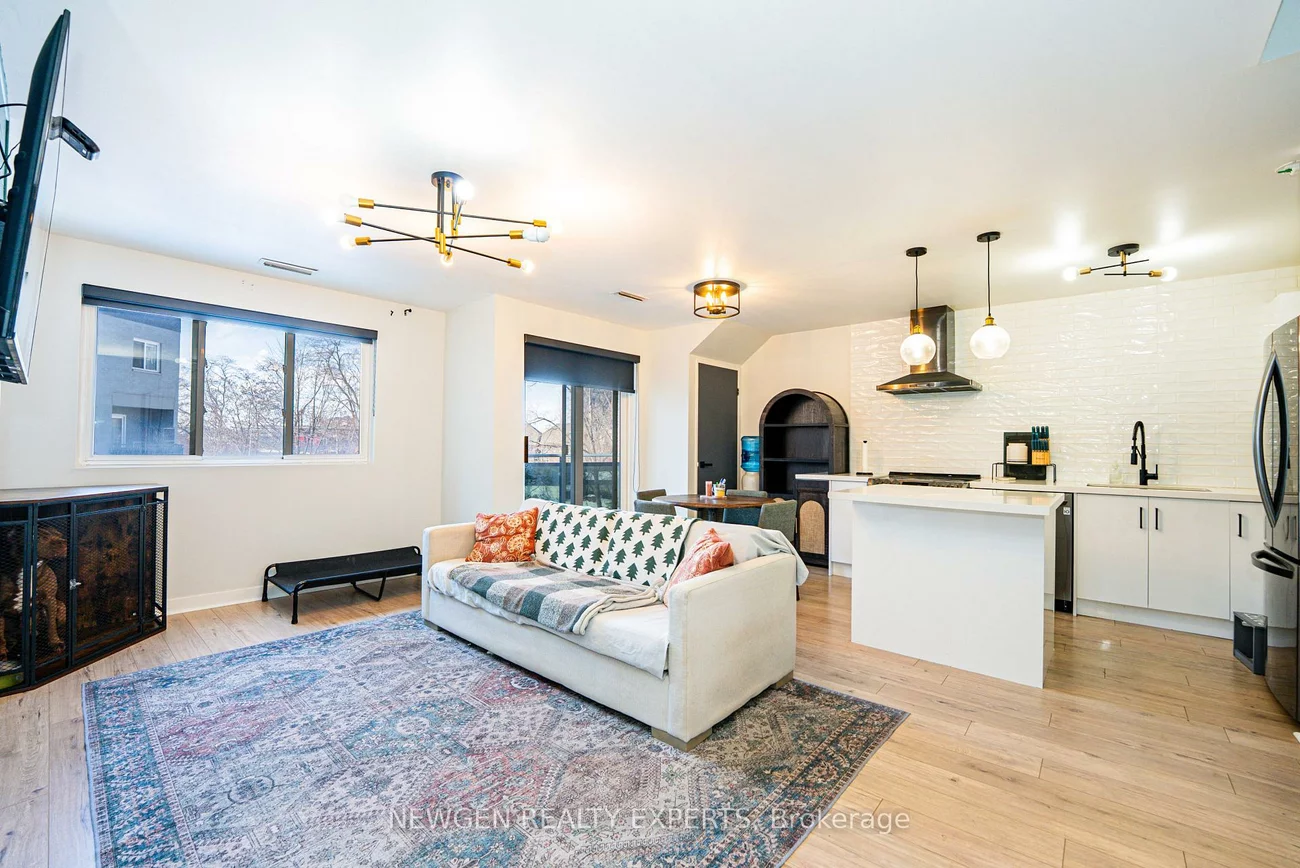 2001, Bonnymede, Clarkson, Mississauga