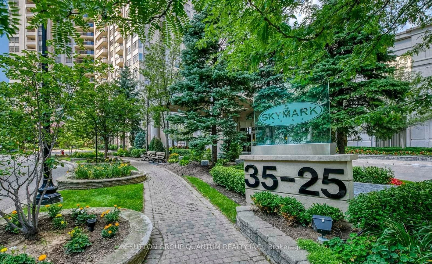 25, Kingsbridge Garden, Hurontario, Mississauga