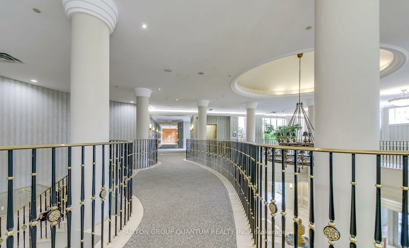 25, Kingsbridge Garden, Hurontario, Mississauga