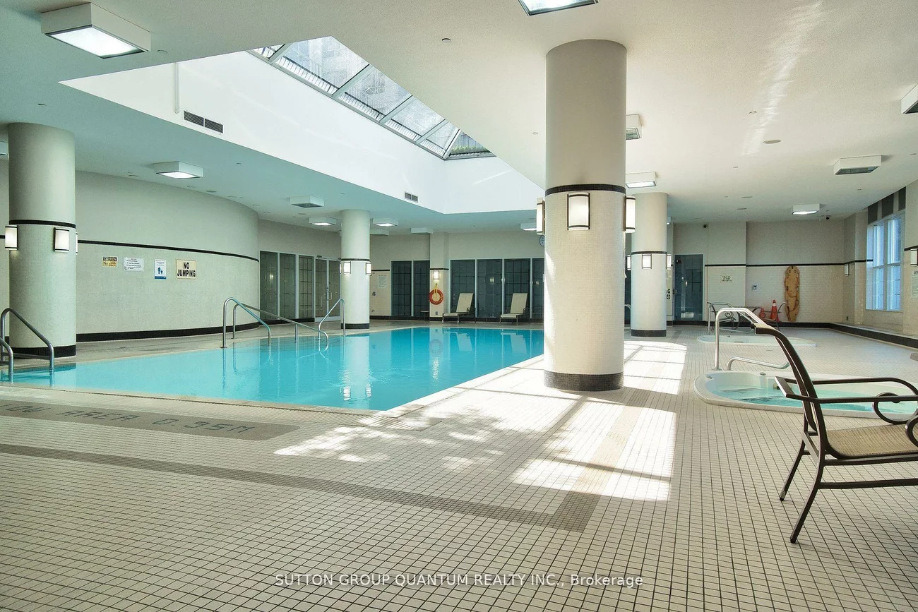 25, Kingsbridge Garden, Hurontario, Mississauga