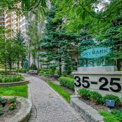 25, Kingsbridge Garden, Hurontario, Mississauga