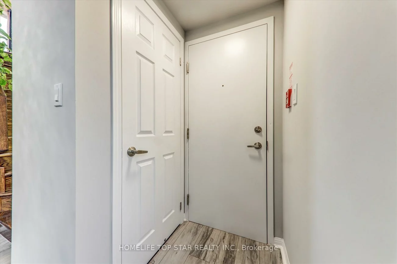 710, Neighbourhood, Cooksville, Mississauga