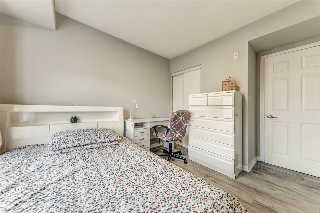 710, Neighbourhood, Cooksville, Mississauga