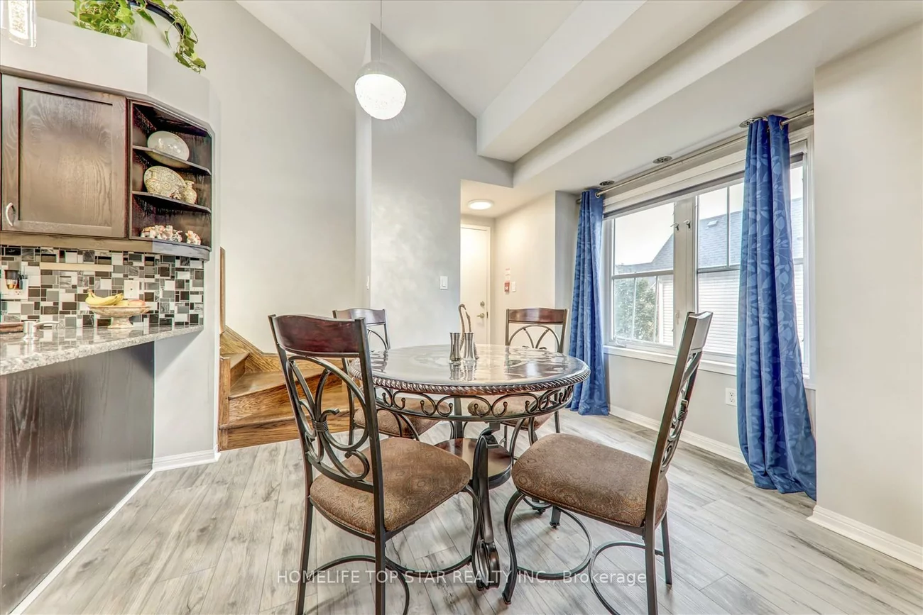 710, Neighbourhood, Cooksville, Mississauga