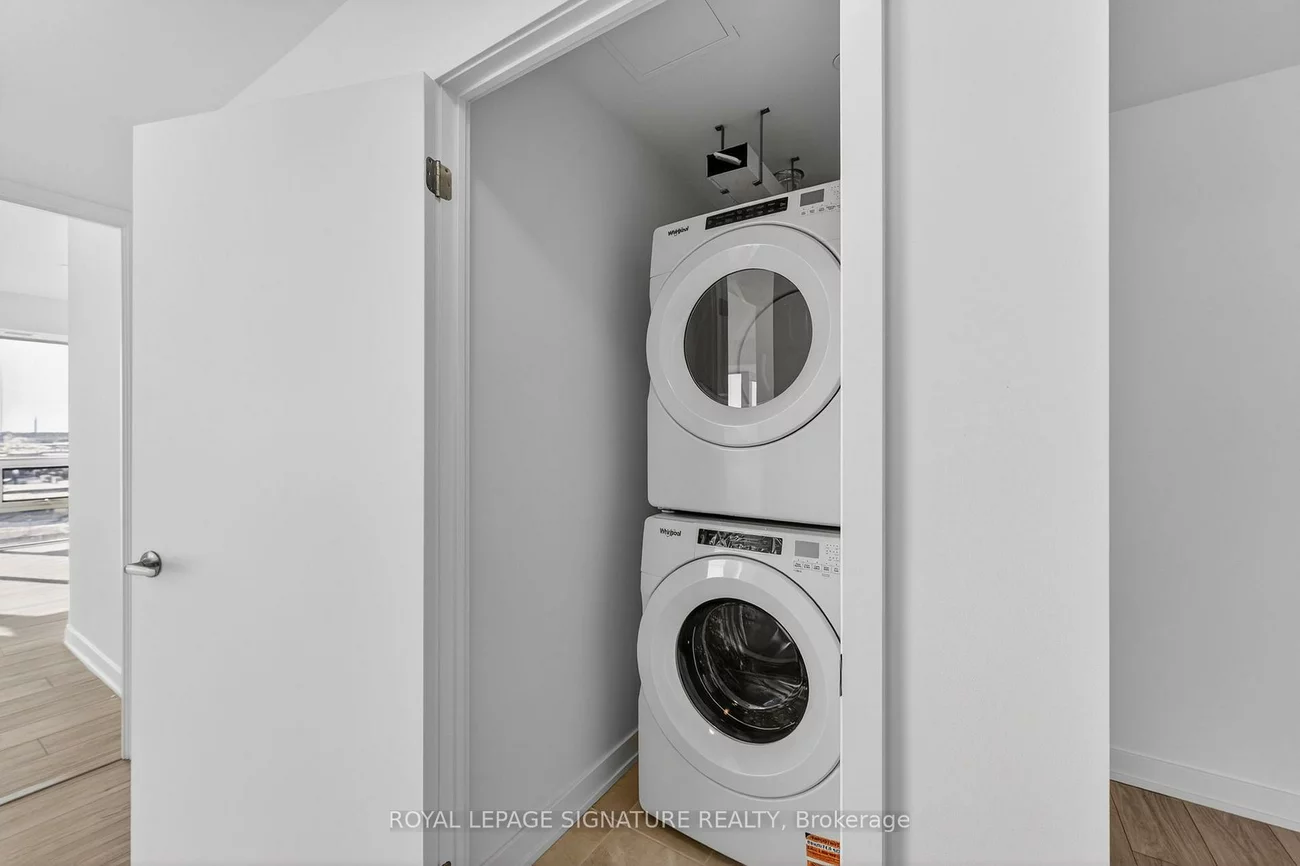 1035, Southdown, Clarkson, Mississauga