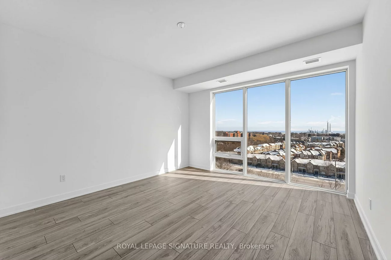 1035, Southdown, Clarkson, Mississauga