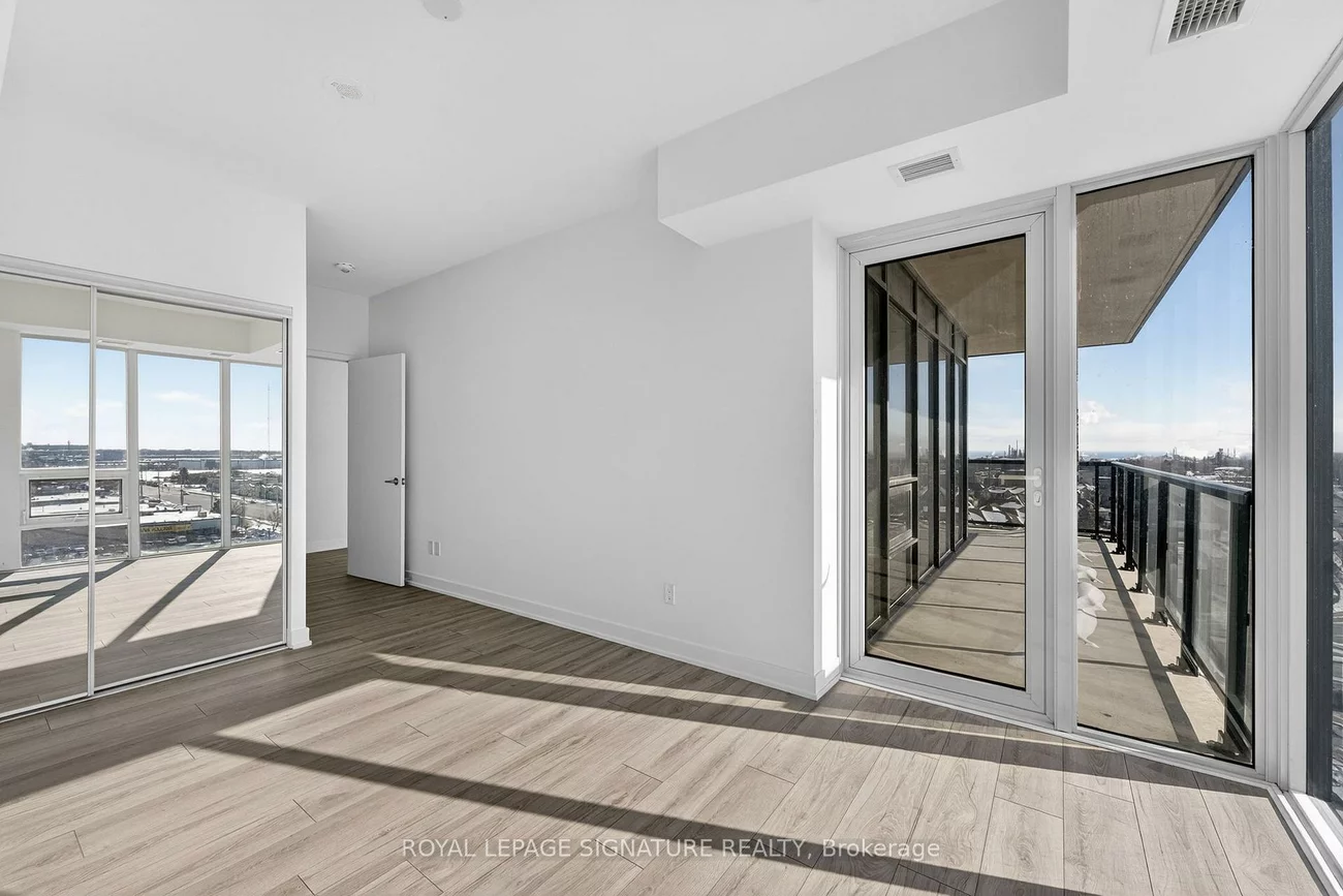 1035, Southdown, Clarkson, Mississauga