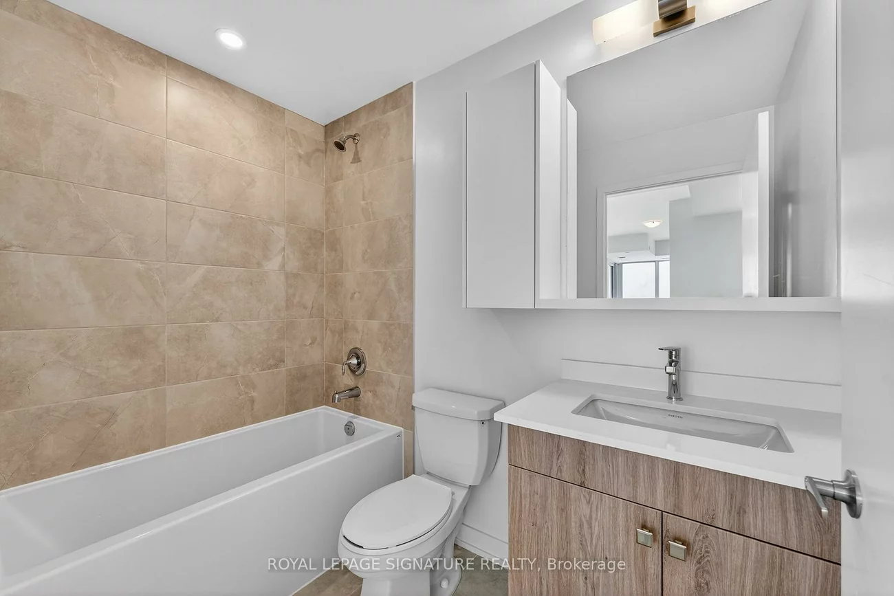 1035, Southdown, Clarkson, Mississauga