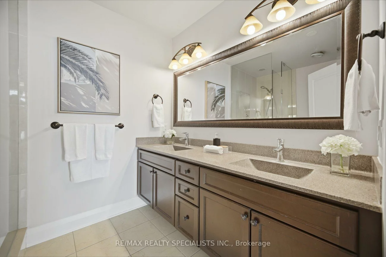 1, Hurontario, Port Credit, Mississauga