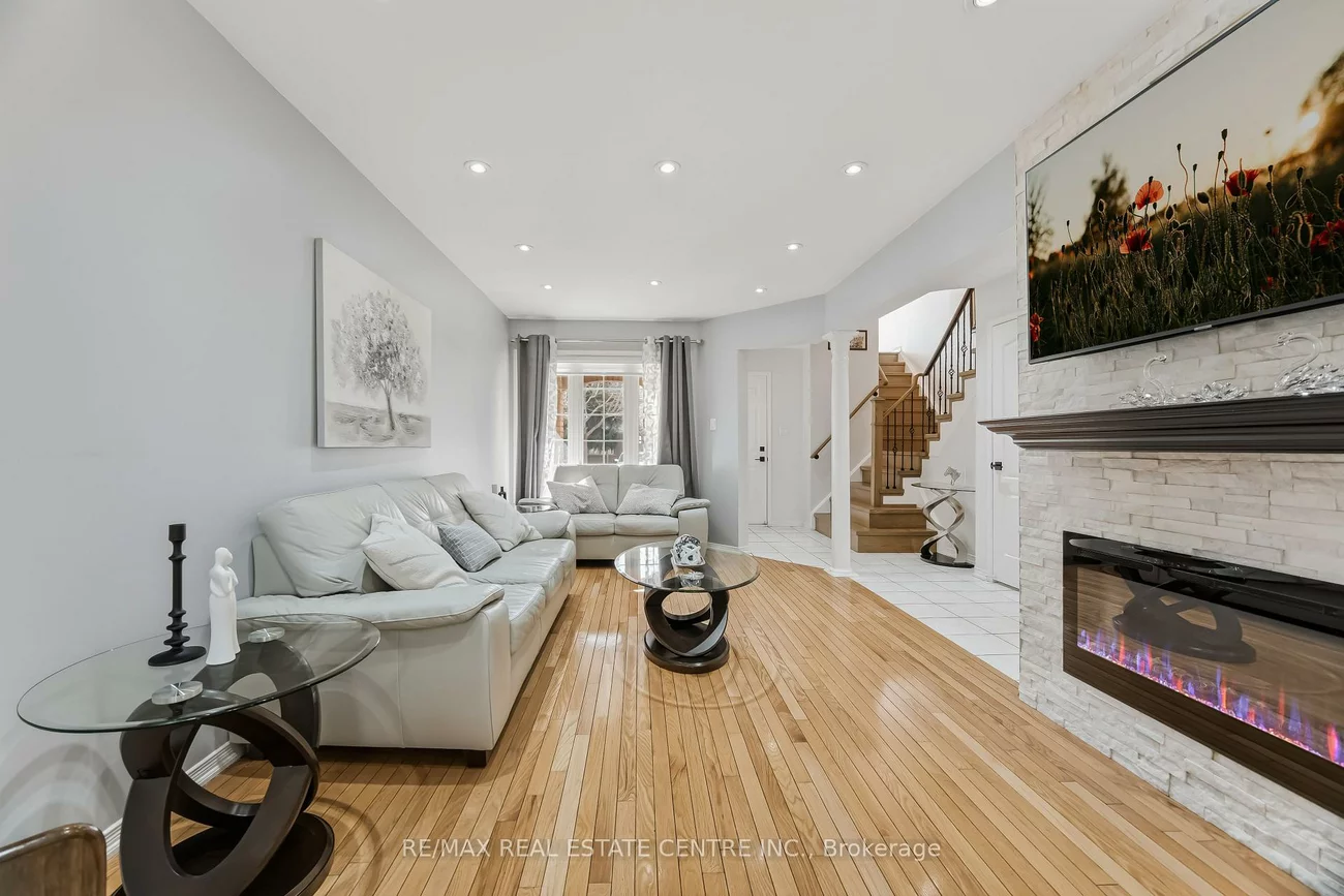 2665, Thomas, Central Erin Mills, Mississauga