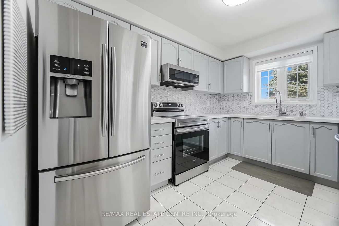 2665, Thomas, Central Erin Mills, Mississauga