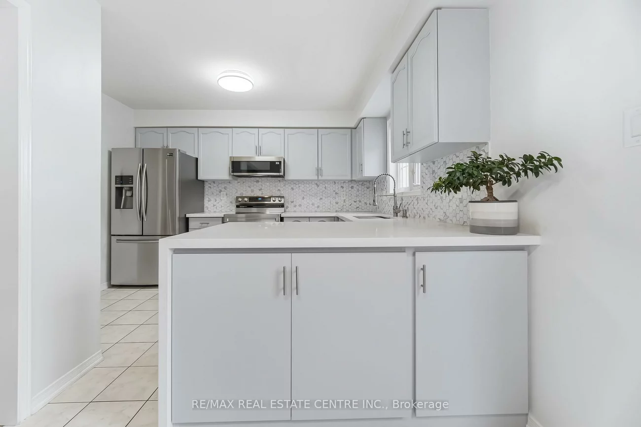 2665, Thomas, Central Erin Mills, Mississauga