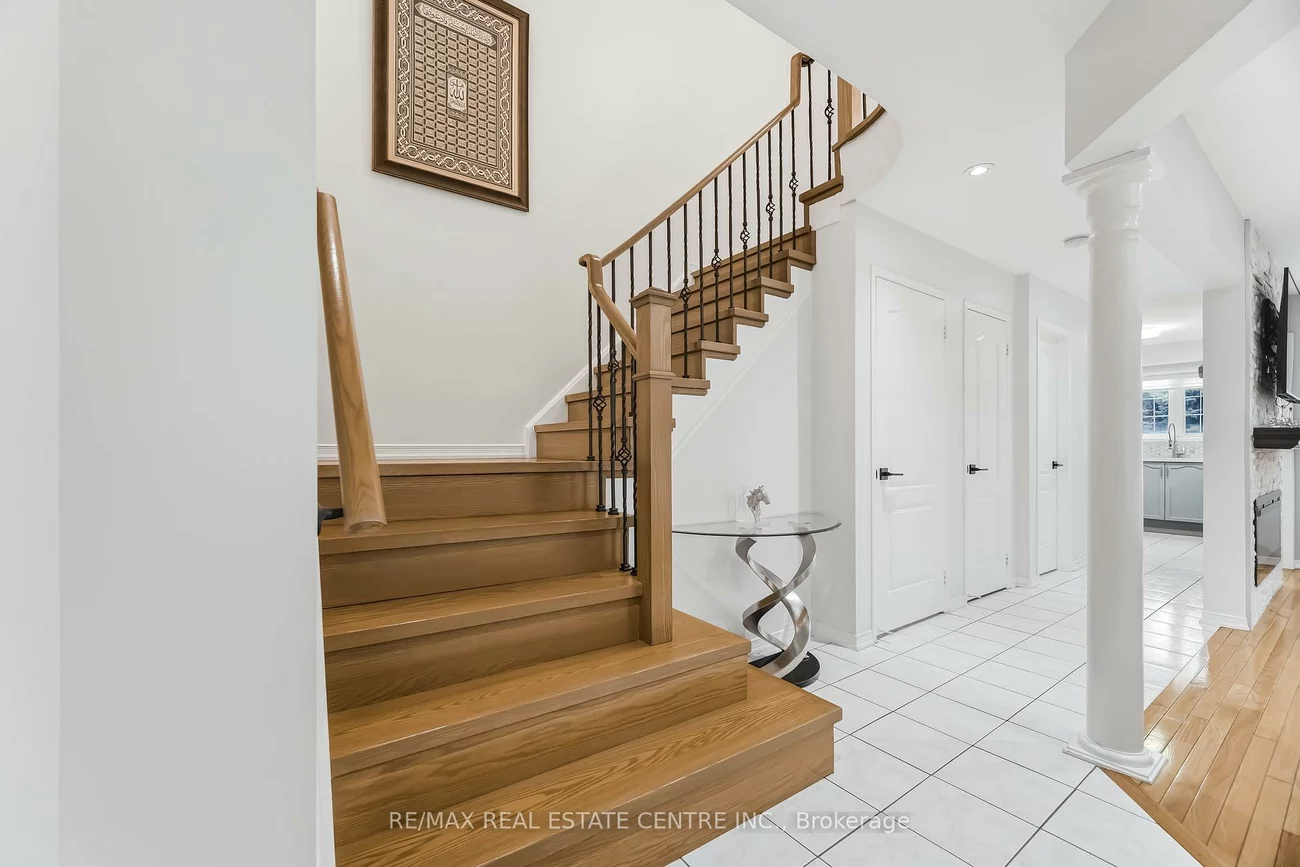 2665, Thomas, Central Erin Mills, Mississauga