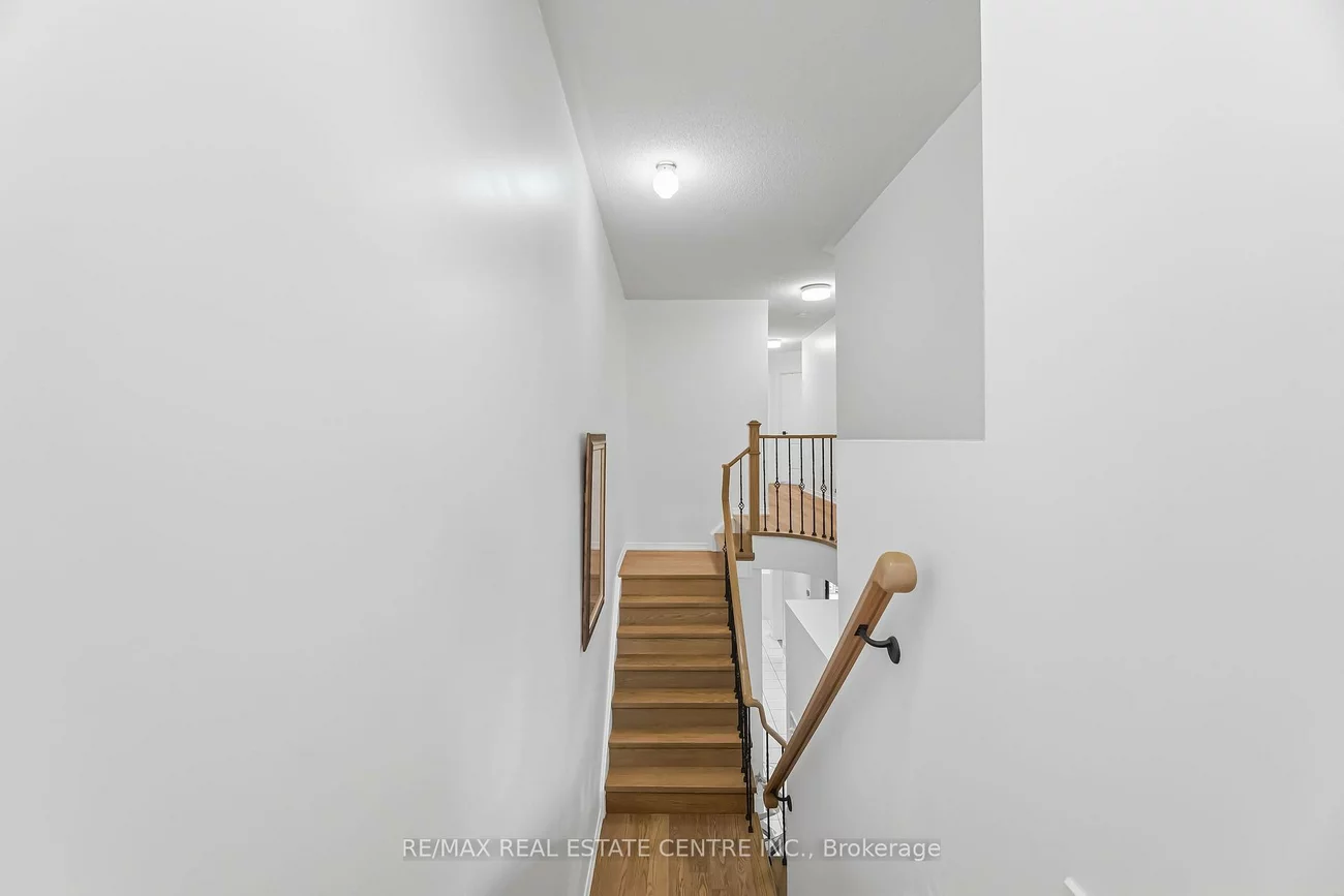 2665, Thomas, Central Erin Mills, Mississauga