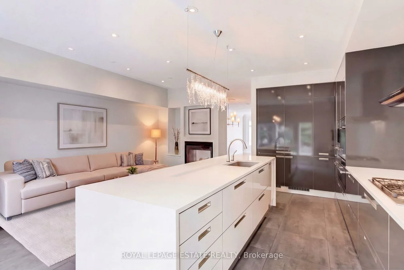 66, Compass, Port Credit, Mississauga