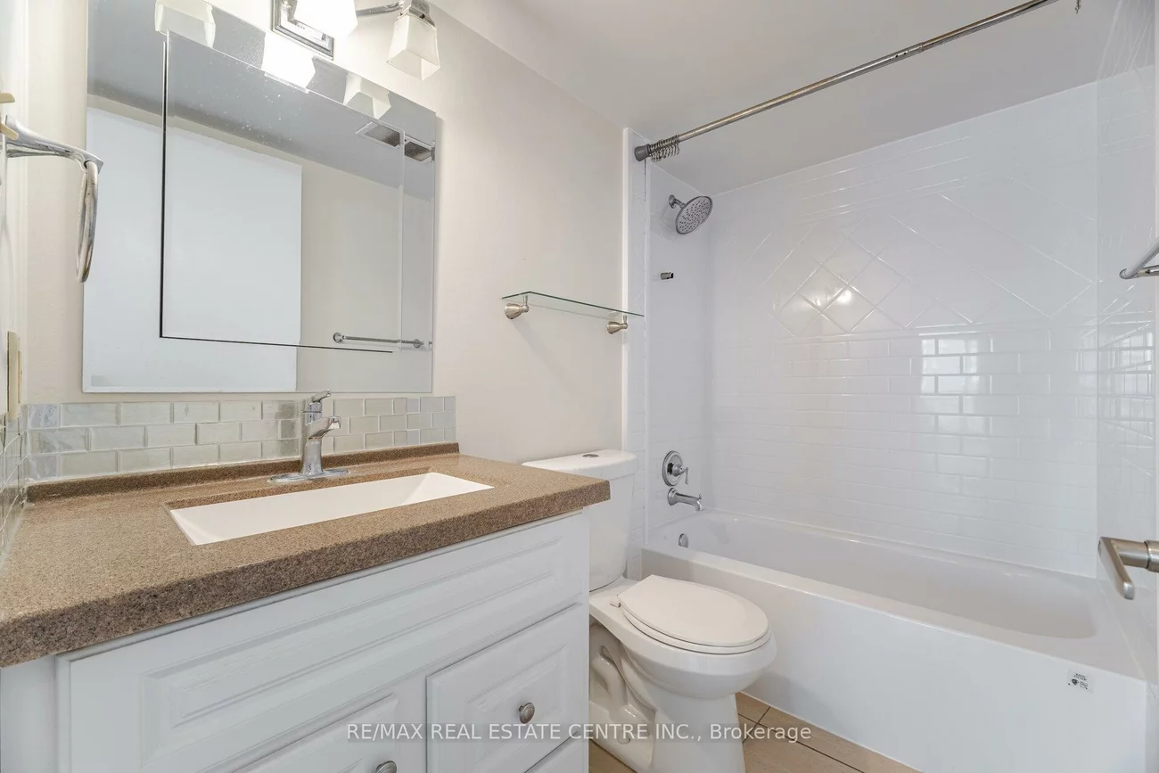 115, Hillcrest, Cooksville, Mississauga