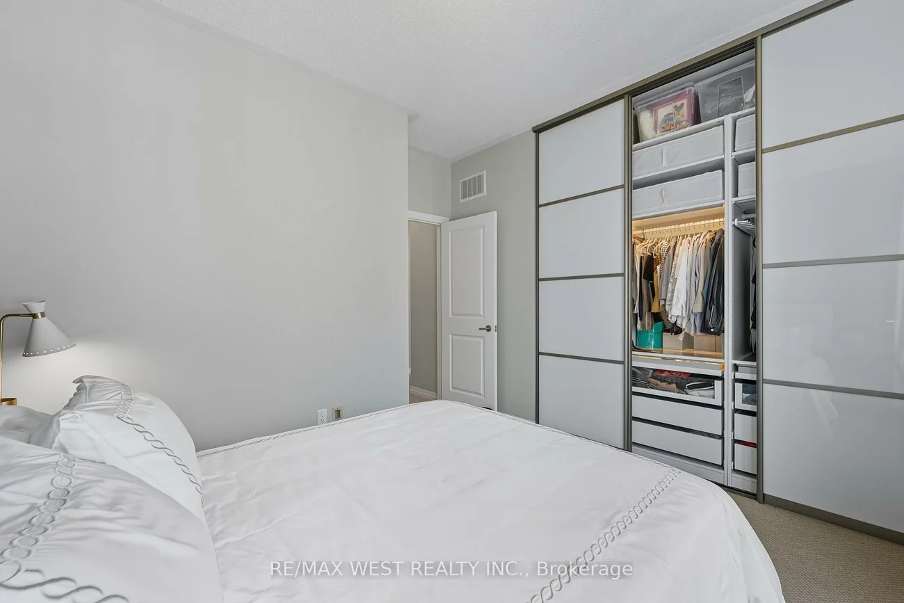 1011, Deta, Lakeview, Mississauga