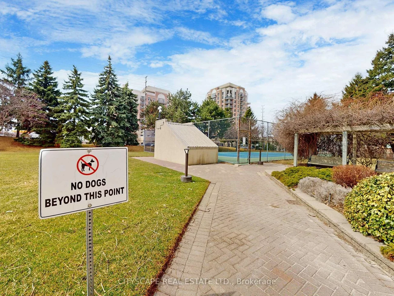 700, Constellation, Hurontario, Mississauga