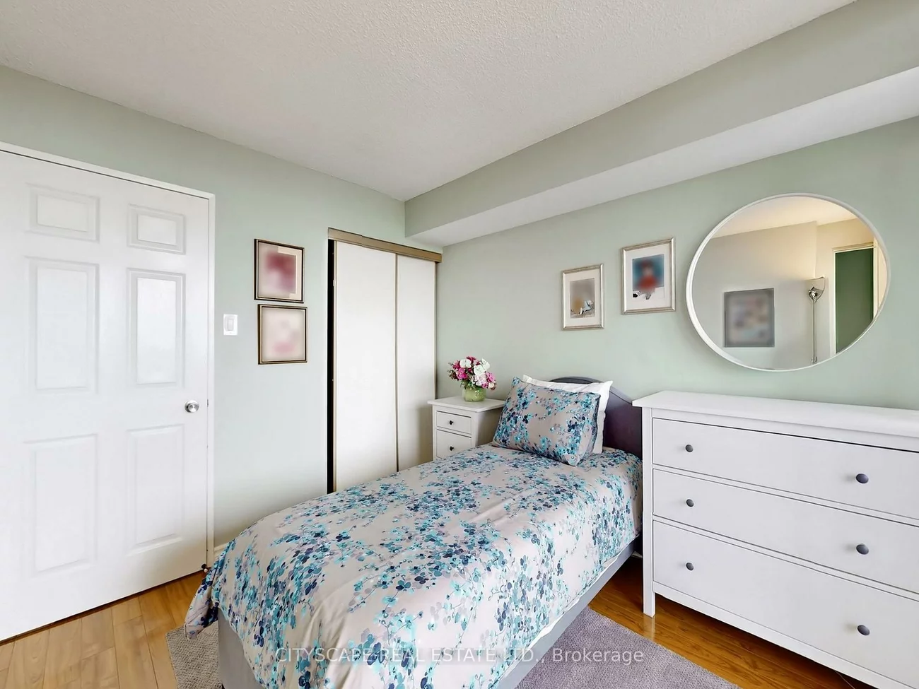 700, Constellation, Hurontario, Mississauga