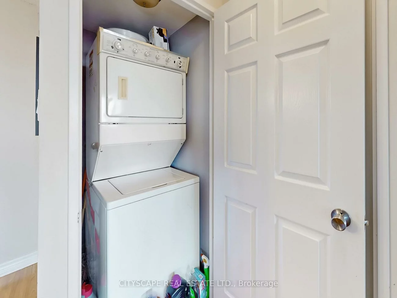 700, Constellation, Hurontario, Mississauga